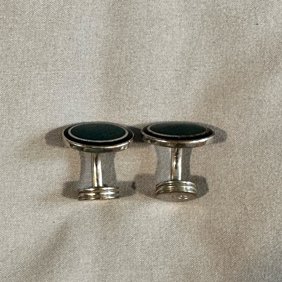 Sophisticated Green and Silver Oval Cuff Links - Picture 4 of 4